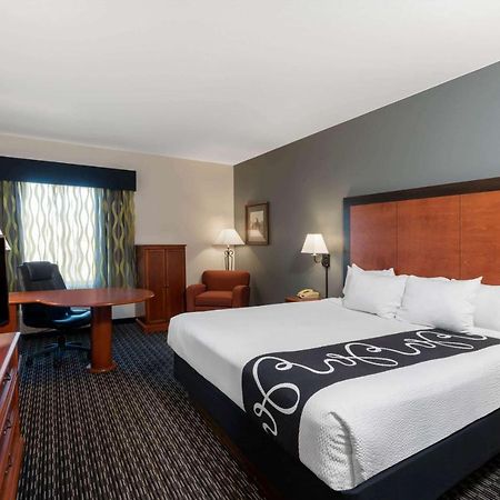 La Quinta By Wyndham Rifle Hotel Exterior photo